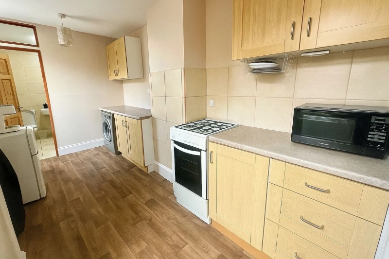 Carholme Road- 1 Bedroom First Floor Flat - Thumbnail 7
